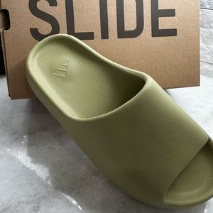 Yeezy Slides, size 9 , brand new